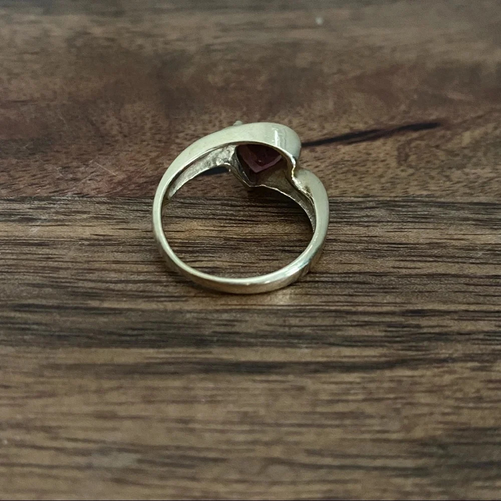 Vintage 14K Gold Rare Red Amethyst Ring - 4.54g - Picture 7 of 16